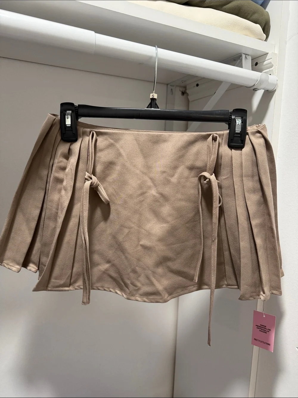 PrettyLittleThing Pleated Side-Tie Mini Skirt in Taupe
